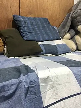 isacalejandroo online show from March 19, 2025, 3:41 am