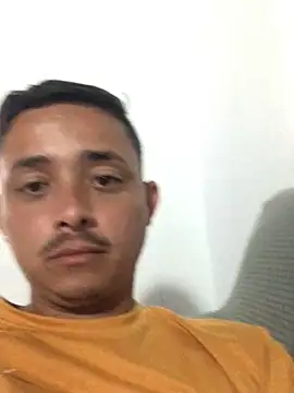 isacalejandroo online show from September 18, 2025, 10:34 pm