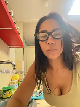 johaminie online show from December 3, 2024, 6:17 pm