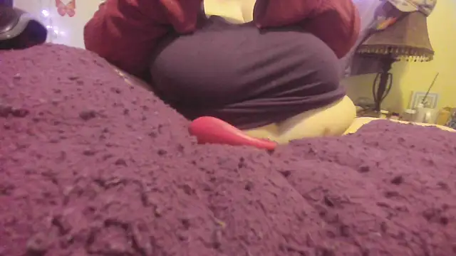 Snapshot of Alli_Kat chatting on February 11, 2025, 7:59 pm Alli Kat online show from February 11, 2025, 7:59 pm