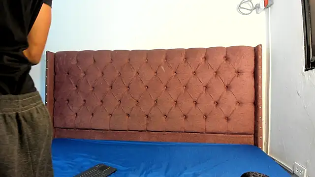 Snapshot of boys_yourparty chatting on December 16, 2025, 1:05 pm boys yourparty online show from December 16, 2025, 1:05 pm