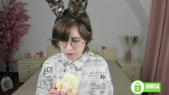 Funny bunnyy online show from January 11, 2025, 1:43 pm