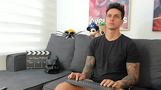 JeanBroc online show from November 4, 2025, 7:57 pm