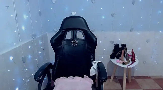 kiara scottt online show from February 1, 2025, 5:07 am