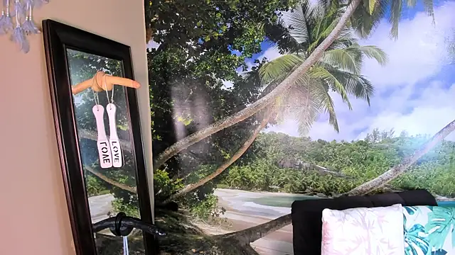 Mieldeluna online show from February 9, 2025, 1:44 am