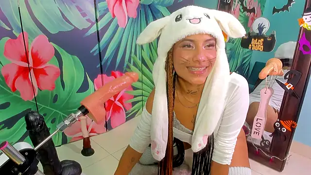 Mieldeluna online show from October 19, 2025, 6:03 am