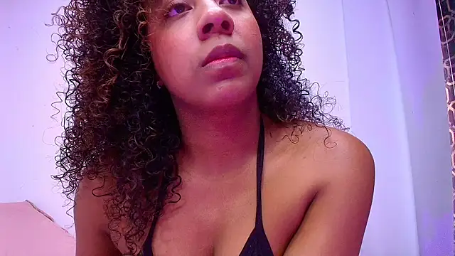 Snapshot of franyelimss chatting on February 22, 2025, 7:14 pm franyelimss online show from February 22, 2025, 7:14 pm