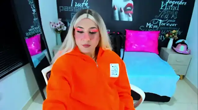 DarianaGia online show from December 2, 2024, 9:02 am