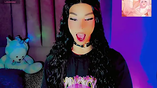 dollswit01 online show from April 8, 2026, 6:35 am