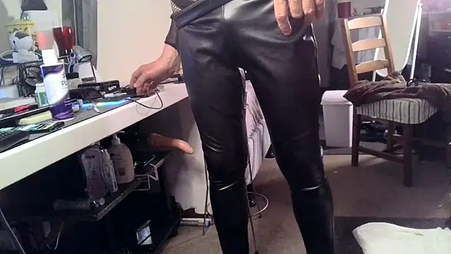 Snapshot of SissyJamie123 chatting on April 15, 2026, 6:48 pm SissyJamie123 online show from April 15, 2026, 6:48 pm