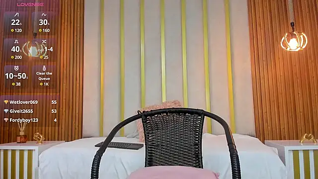 Snapshot of love_mommy chatting on January 28, 2025, 11:07 pm love mommy online show from January 28, 2025, 11:07 pm