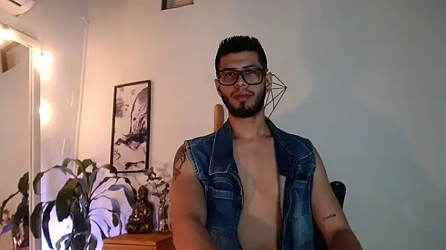 Snapshot of Colby_brown03 chatting on May 20, 2026, 3:02 am Colby brown03 online show from May 20, 2026, 3:02 am