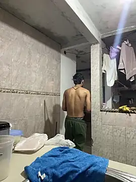 Rouuus12 online show from February 4, 2026, 12:33 pm