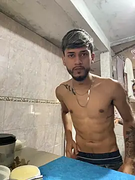 Rouuus12 online show from February 7, 2026, 12:42 pm