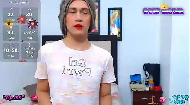 tifaniith online show from January 15, 2025, 2:35 pm