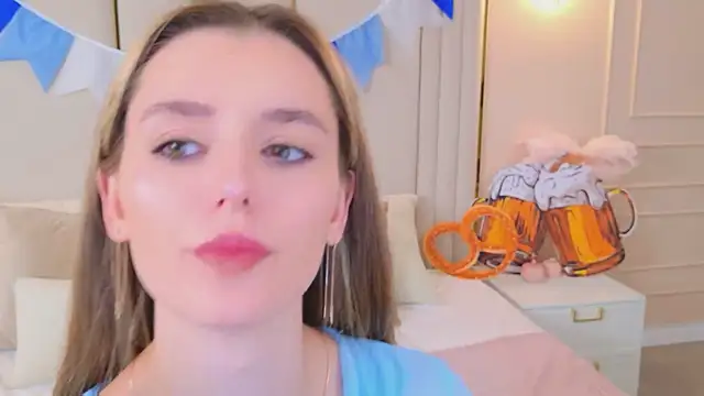 MarybethSnow online show from October 4, 2025, 5:11 pm