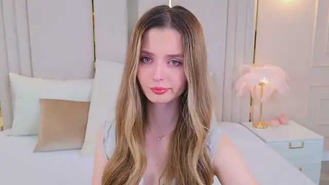 MarybethSnow online show from December 15, 2025, 5:06 pm