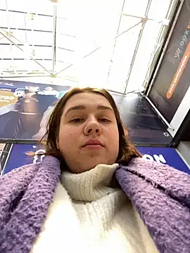 SuzieMurray online show from December 13, 2024, 9:24 am