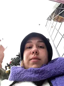 SuzieMurray online show from December 25, 2024, 9:13 am