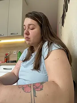 SuzieMurray online show from April 4, 2026, 8:23 am