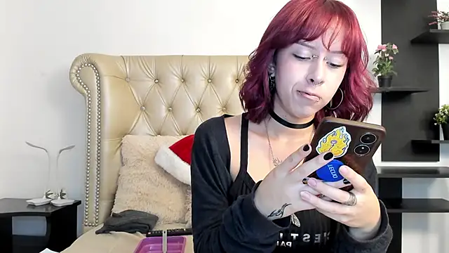 AlexaFoxy18 online show from December 8, 2024, 5:07 am