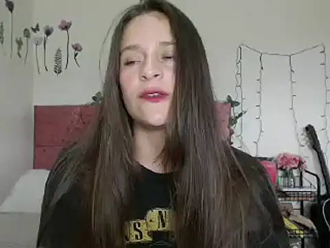 Snapshot of Serenity chatting on January 2, 2025, 6:56 pm Serenity online show from January 2, 2025, 6:56 pm