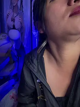 Snapshot of Im_Little chatting on December 13, 2024, 3:49 am Im Little online show from December 13, 2024, 3:49 am
