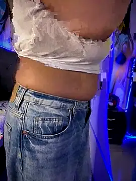Snapshot of Im_Little chatting on September 24, 2025, 4:05 am Im Little online show from September 24, 2025, 4:05 am