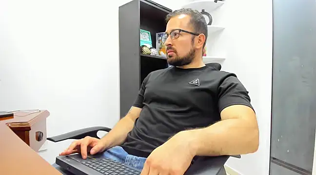 wisdonsenecax online show from January 3, 2025, 1:05 am