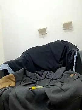 charlesss19 online show from February 27, 2025, 8:39 am