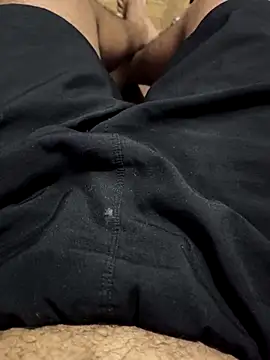 FABINHOSEOAU online show from December 9, 2024, 11:13 pm