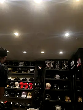 FABINHOSEOAU online show from November 25, 2025, 6:19 pm