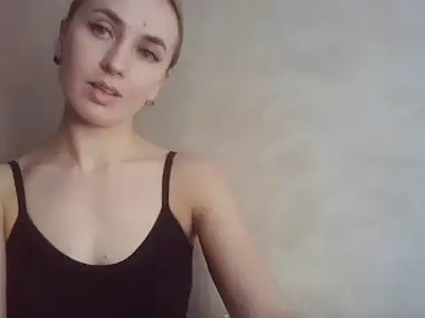 CaitlinaJayne23 online show from February 26, 2025, 12:36 pm