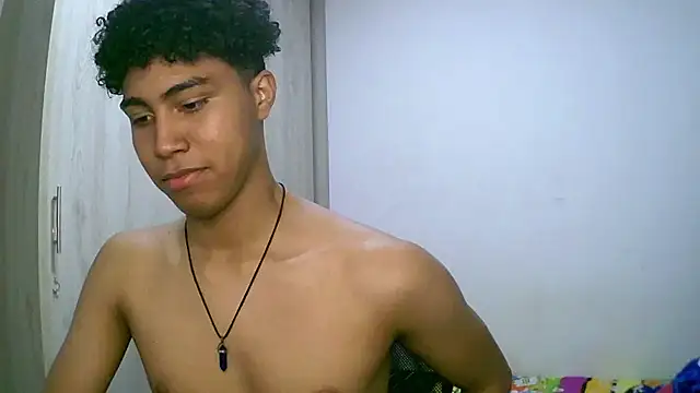 sexy diamante  online show from November 6, 2025, 1:50 am