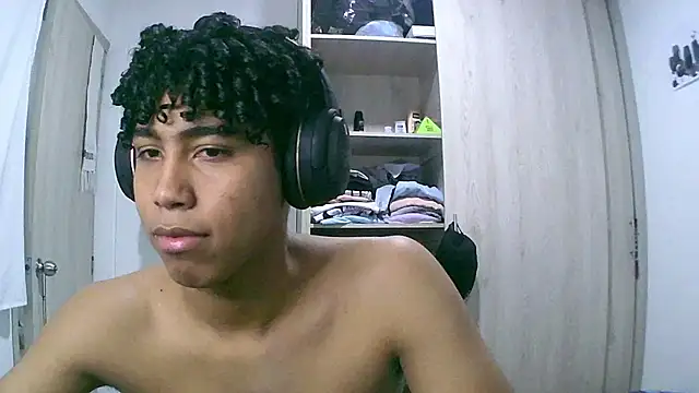 sexy diamante  online show from February 16, 2026, 4:08 am