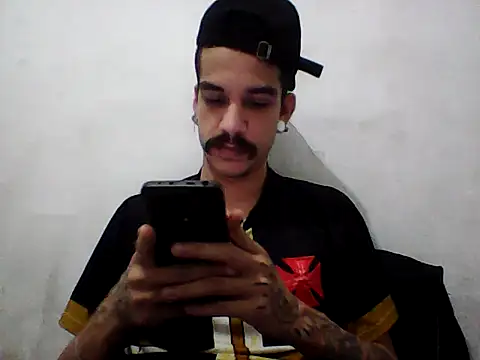 Snapshot of gatobranco001 chatting on May 30, 2026, 5:54 pm gatobranco001 online show from May 30, 2026, 5:54 pm