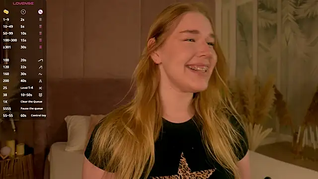 Smiley Mia online show from May 13, 2026, 5:16 am