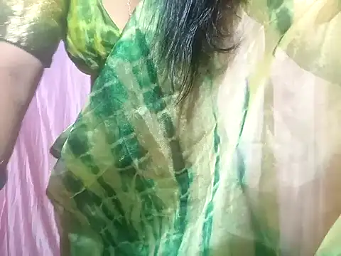 poojaxxx65 online show from February 26, 2025, 5:39 pm