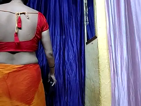 poojaxxx65 online show from July 19, 2026, 10:02 pm