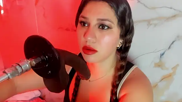 hade cute online show from February 20, 2026, 1:22 pm