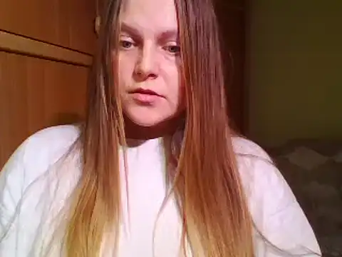 Evasapples online show from December 22, 2024, 1:55 pm