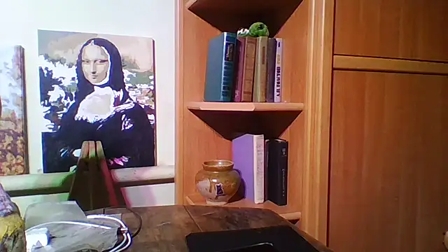 Evasapples online show from January 8, 2025, 9:12 pm