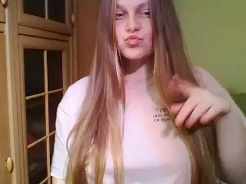 Evasapples online show from January 25, 2025, 3:09 pm