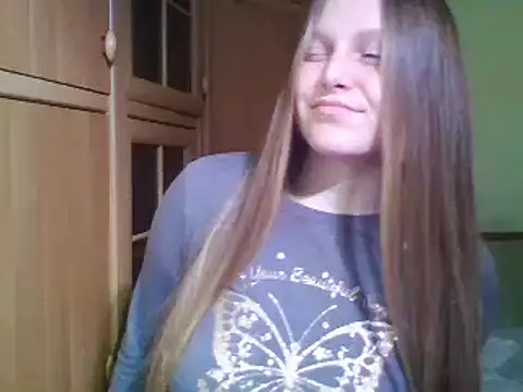 Evasapples online show from February 15, 2025, 3:50 pm