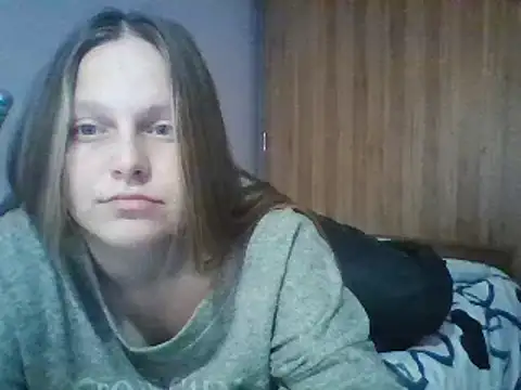 Evasapples online show from February 23, 2025, 9:16 pm