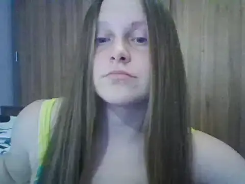 Evasapples online show from February 24, 2025, 6:26 pm