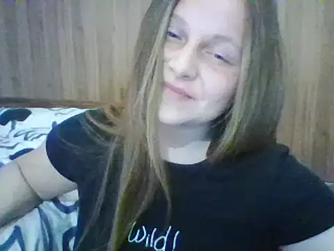 Evasapples online show from February 26, 2025, 5:28 pm