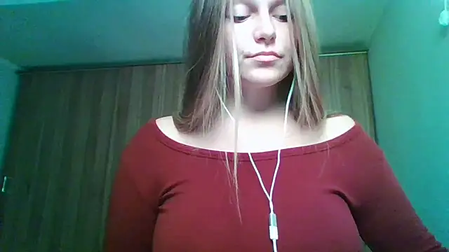 Evasapples online show from November 3, 2025, 9:38 pm