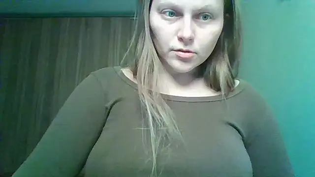 Evasapples online show from March 5, 2026, 9:55 pm