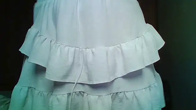 Evasapples online show from April 16, 2026, 9:39 pm